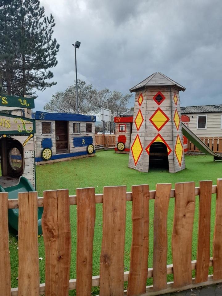 Towyn Golden Gate 122